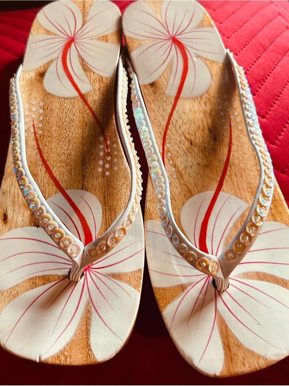 Women’s White Floral Embellished Flip Flop Sandals